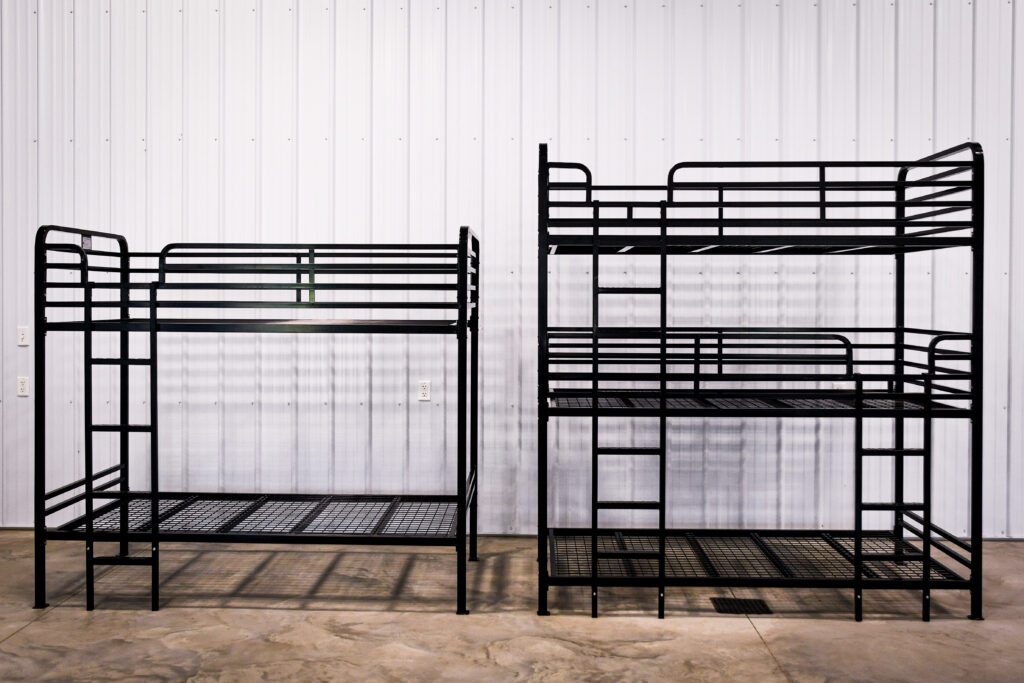Dallas Metal Triple Bunk Bed Use) ESS Universal